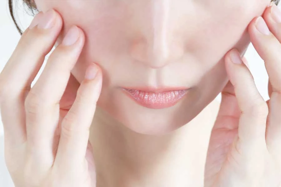 たるみ・フェイスラインを引き上げたい女性